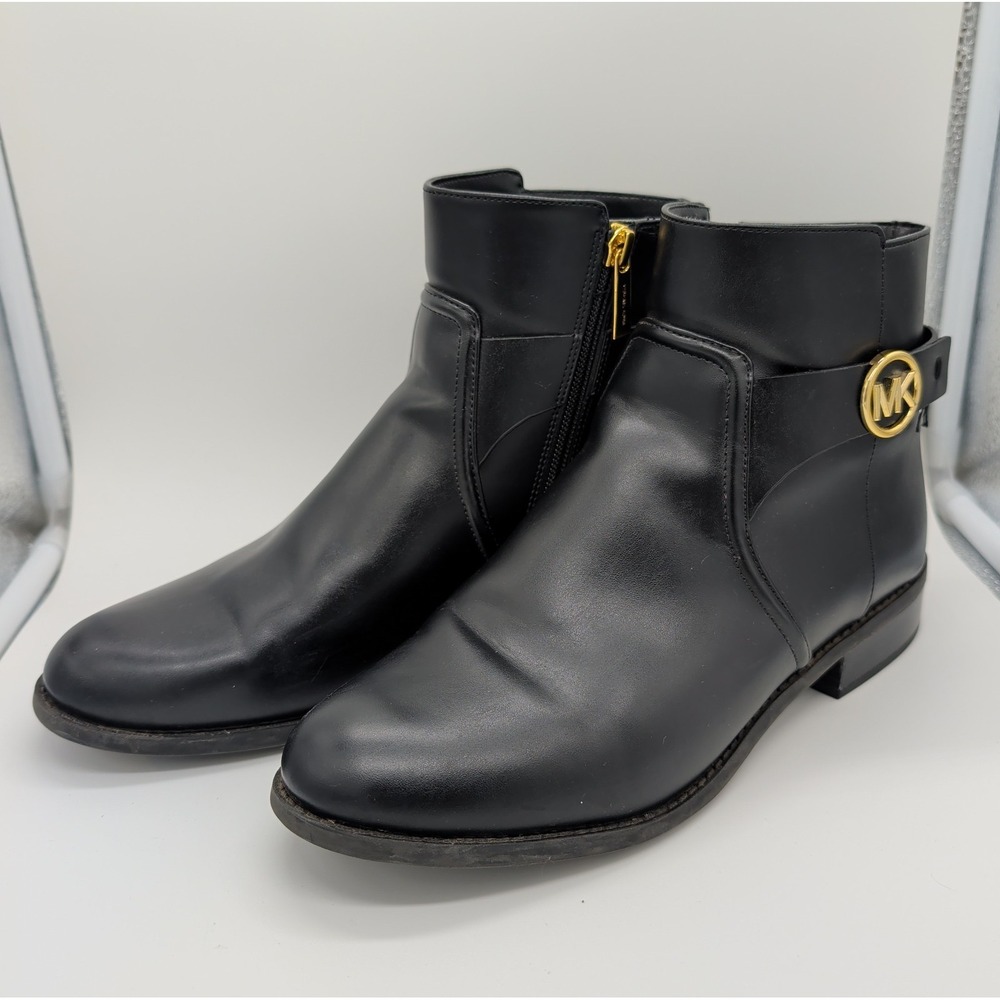 MICHAEL KORS Carmen Flat Black Faux Leather Ankle Booties Women's Size 9 S122G